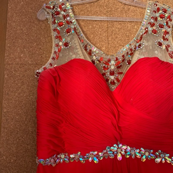 Rachel Allan red prom dress - Picture 5 of 8